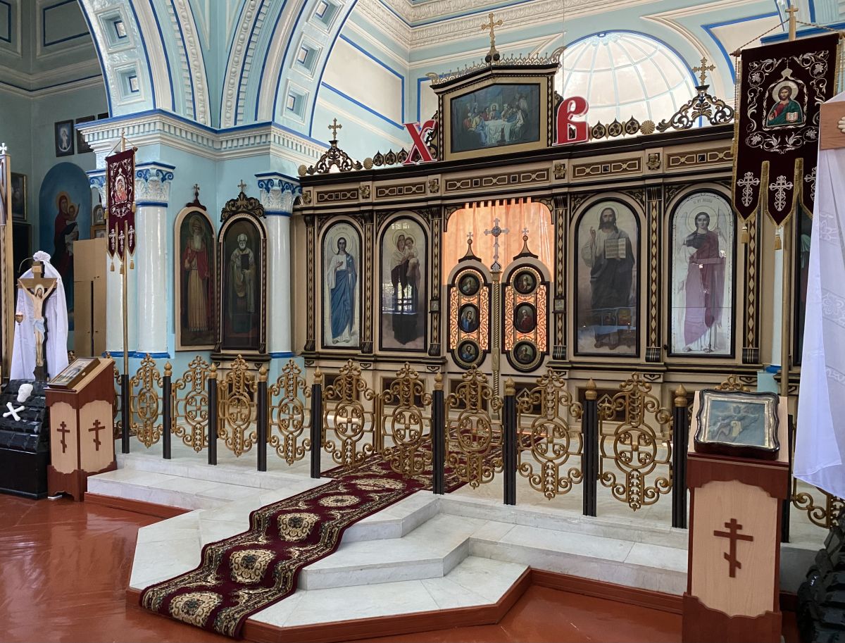 Церковь Покрова Пресвятой Богородицы, Мары (Туркменистан, Прочие страны). интерьер и убранство, Иконостас
