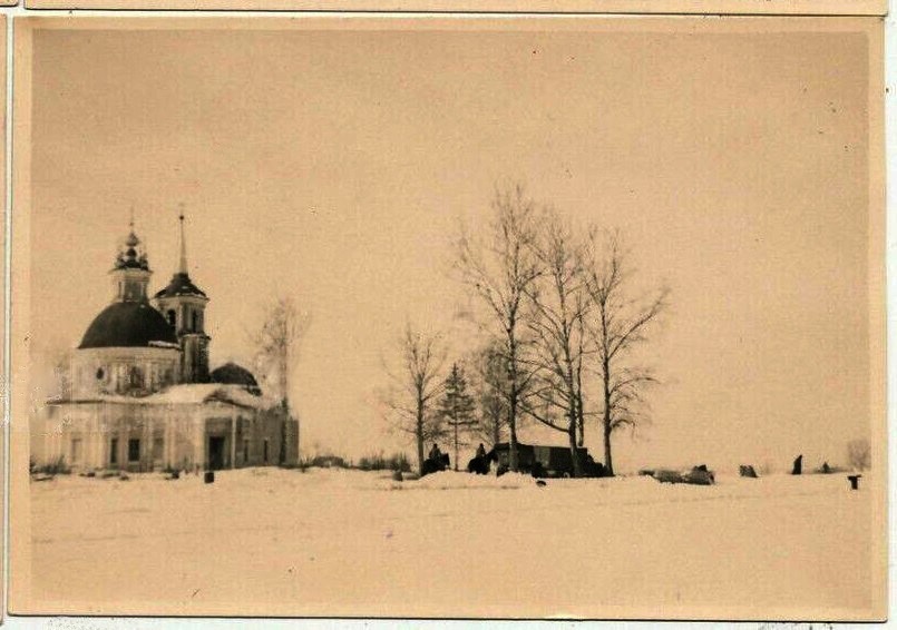 Фото 1941 г. с аукциона e-bay.de, архивная фотография. Церковь Усекновения главы Иоанна Предтечи на Предтеченском кладбище, Гагарин (Гагаринский район, Смоленская область)