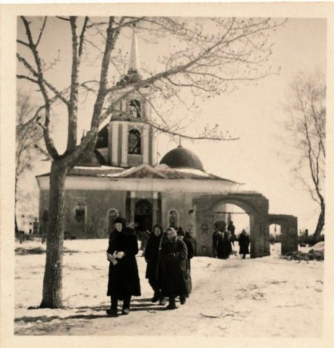 Фото 1941 г. с аукциона e-bay.de, архивная фотография. Церковь Усекновения главы Иоанна Предтечи на Предтеченском кладбище, Гагарин (Гагаринский район, Смоленская область)