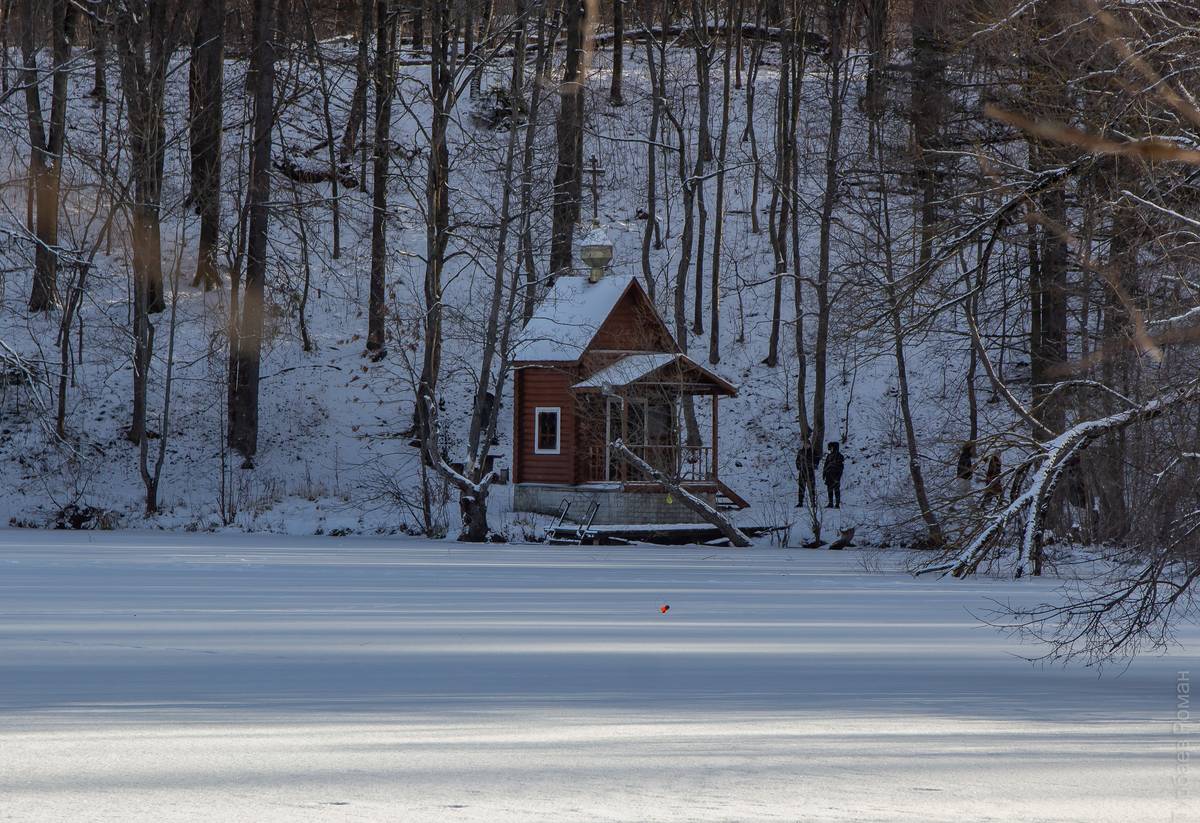 Часовня Казанской иконы Божией Матери, Сенницы 2-е (Озёрский городской округ, Московская область). общий вид в ландшафте, Вид с запада