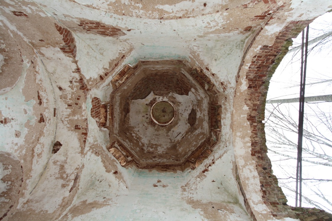 Церковь Преображения Господня, Помясово, урочище (Любимский район, Ярославская область). интерьер и убранство
