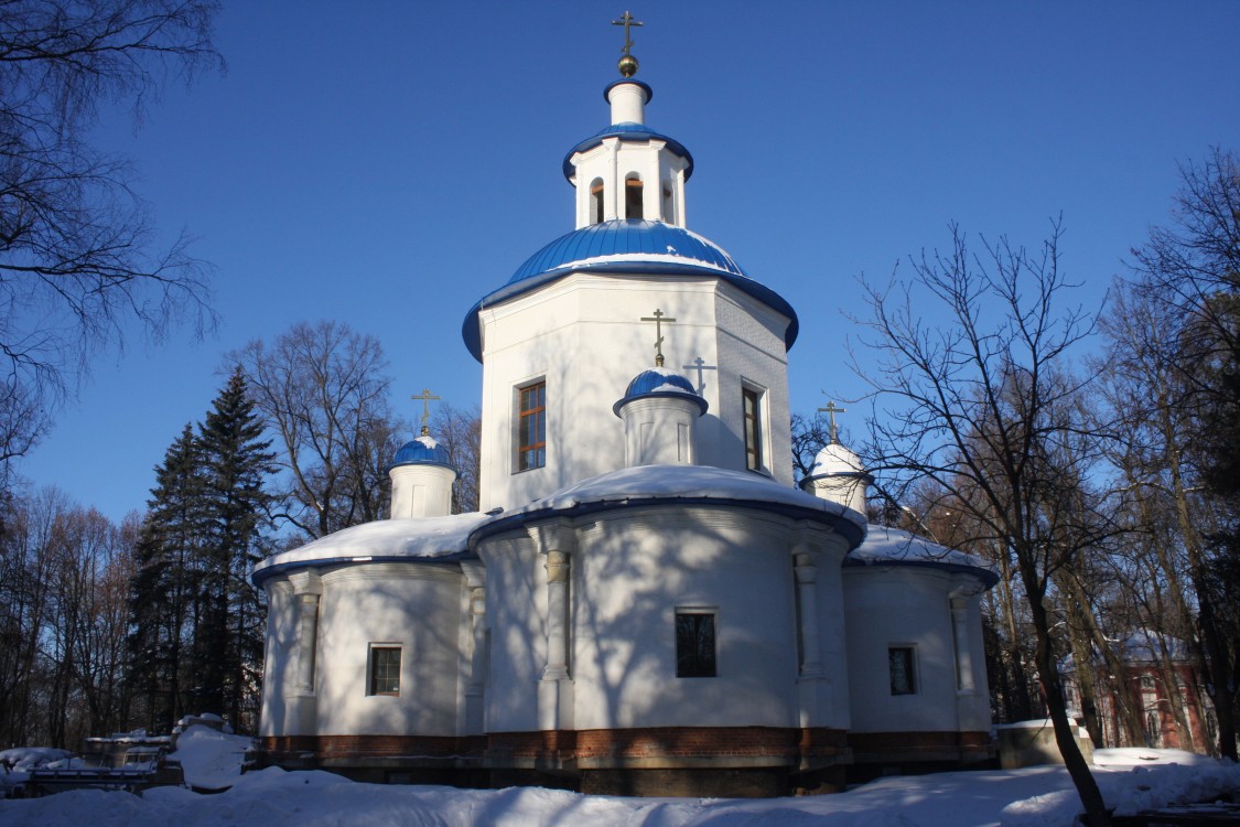 Петрово-Дальнее. Церковь Успения Пресвятой Богородицы (восстановленная). фасады