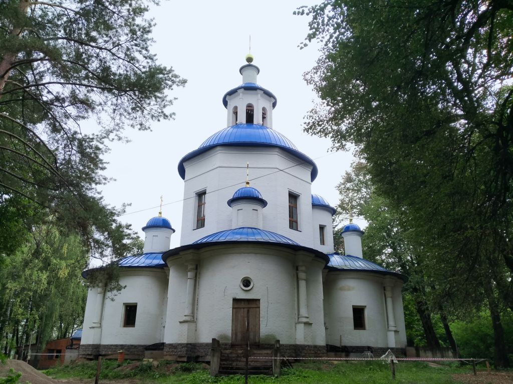 Петрово-Дальнее. Церковь Успения Пресвятой Богородицы (восстановленная). фасады