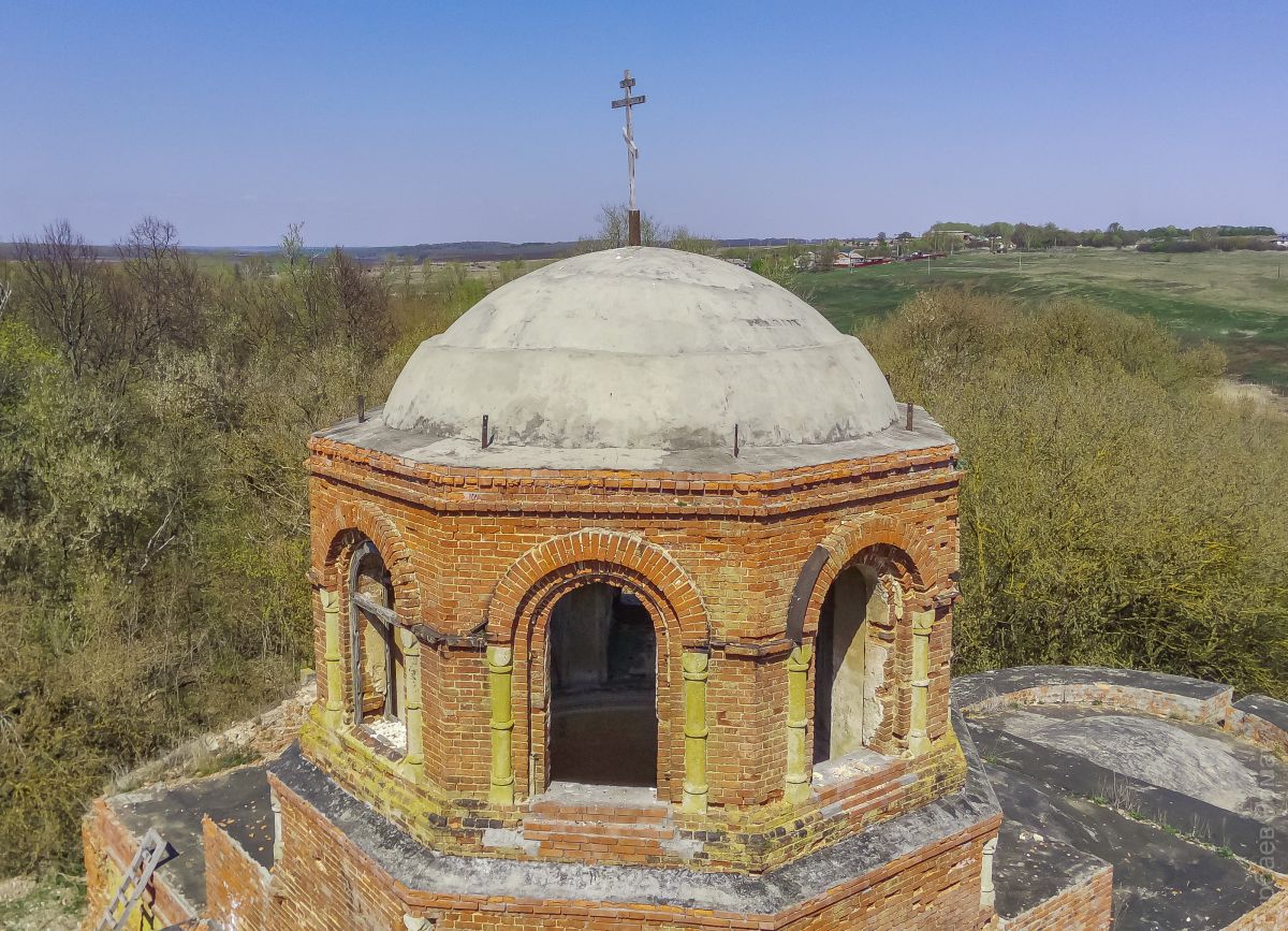 Церковь Троицы Живоначальной, Черняевка (Богородицкий район, Тульская область). фасады, Завершение