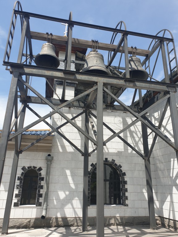 Собор Рождества Христова в Акбулаке, Алматы (Алматы, город, Казахстан). дополнительная информация, Единственная звонница в Алма-Ате