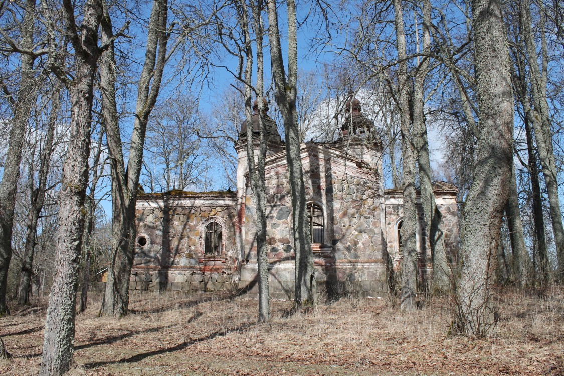 Церковь Успения Пресвятой Богородицы, Тухалаане (Вильяндимаа, Эстония). фасады