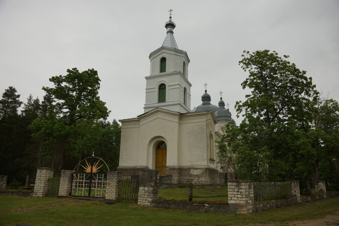 Церковь Троицы Живоначальной, Ээрику (Сааремаа, Эстония). фасады