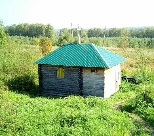 18-й километр дороги Даровской-Кобра. Часовня иконы Божией Матери 