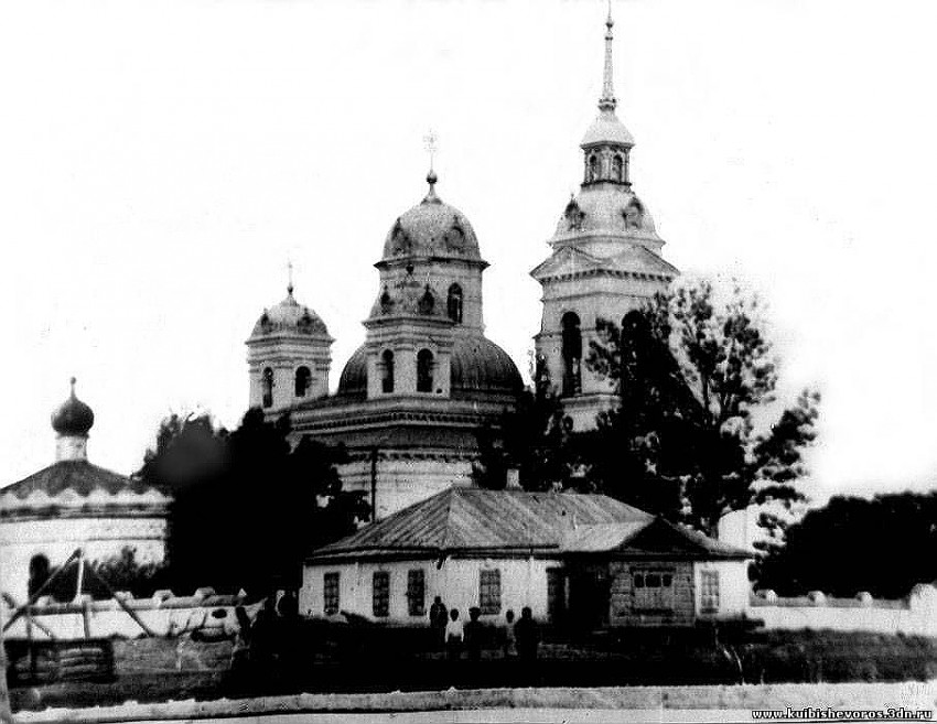 Церковь Николая Чудотворца (старая), Куйбышево (Куйбышевский район, Ростовская область). архивная фотография, Фото с сайта Свято-Никольского прихода с. Куйбышево http://kuibishevoros.3dn.ru/news/2009-04-14-16