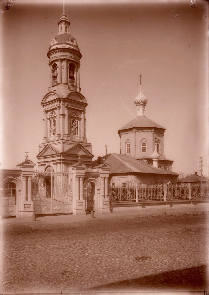Церковь Космы и Дамиана в Кузнецах, Кострома (Кострома, город, Костромская область). архивная фотография, Вид с юго-запада. Автор Кларк В. Н. Фото 1906-1908 гг. из фондов Костромского музея-заповедника. (ГК № 62747214)