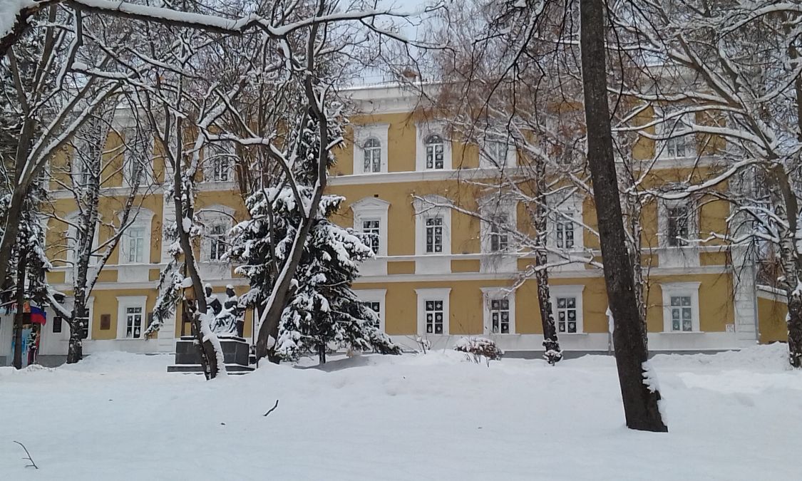 Домовая церковь Александра Невского при бывшей первой мужской гимназии, Пенза (Пенза, город, Пензенская область). фасады, Фото Людмилы Васильковой