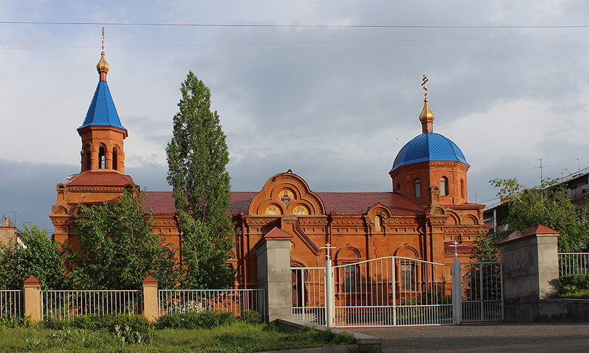 Ереван. Церковь Покрова Пресвятой Богородицы. фасады