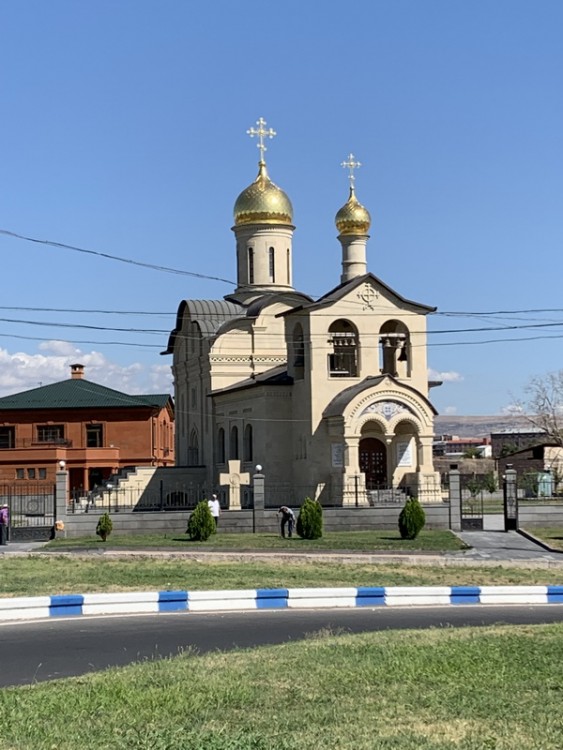 Ереван. Собор Воздвижения Креста Господня. фасады