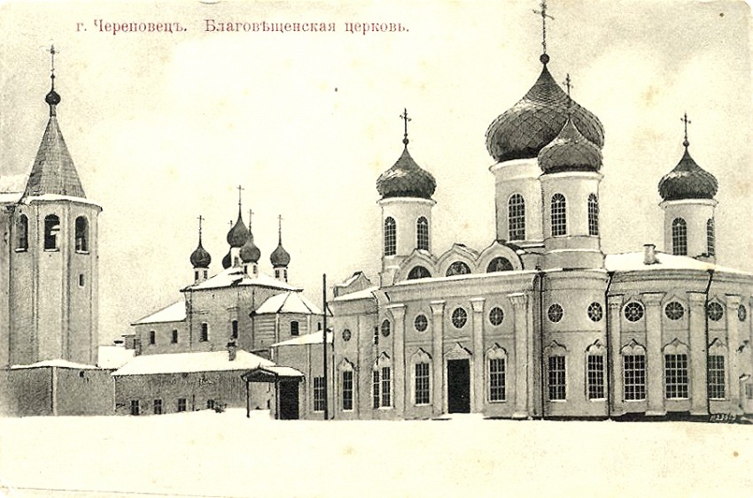 Церковь Благовещения Пресвятой Богородицы, Череповец (Череповец, город, Вологодская область). архивная фотография, Церковь Иоанна Богослова(слева)Церковь Благовещения Пресвятой Богородицы(справа) фото 1900 год с сайта http://alexandrtrofimov.ru/wp-content/uploads/2015/03/tihtih29.jpg 
