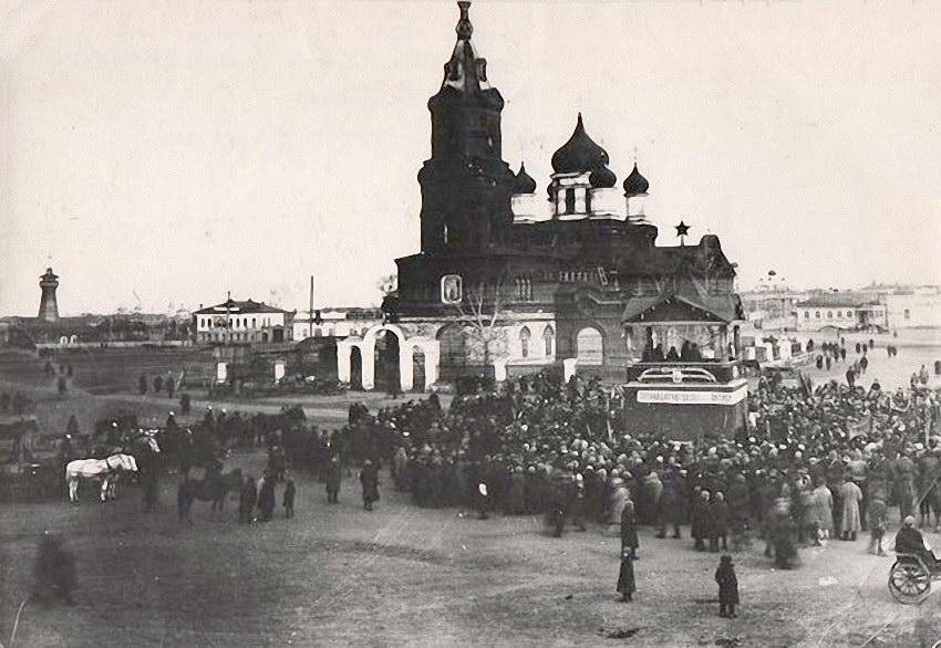 Церковь Благовещения Пресвятой Богородицы, Верхнеуральск (Верхнеуральский район, Челябинская область). архивная фотография, Фото первых лет советской эпохи. Источник: www.vurizvoz.ru/rubriki/kraevedenie/poteryannyi-pamyatnik-utrachennoi-epohi