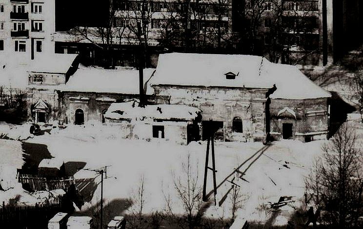 Рыбинск. Церковь Введения во храм Пресвятой Богородицы и  Феодора и чад его Давида и Константина. архивная фотография, Фото с сайта http://forum.myrybinsk.ru/theme4098/page687