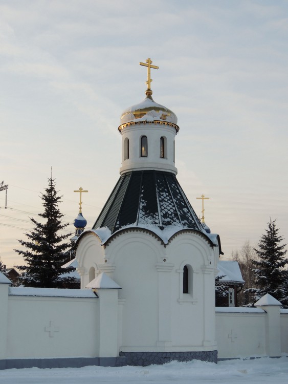 Бородино. Часовня Александра Невского. фасады, Часовня Александра Невского.Год постройки: 2007-2009  Кирпичная восьмигранная одноглавая часовня в линии восточной стороны церковной ограды. Сооружена ок. 2007-2009.