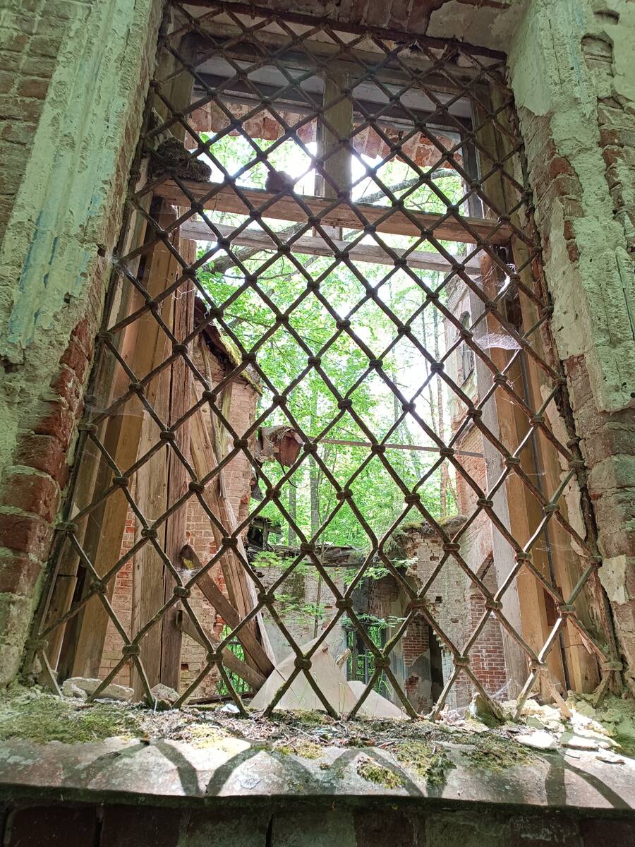 Церковь Троицы Живоначальной, Рамешки, урочище (Чухломский район, Костромская область). архитектурные детали