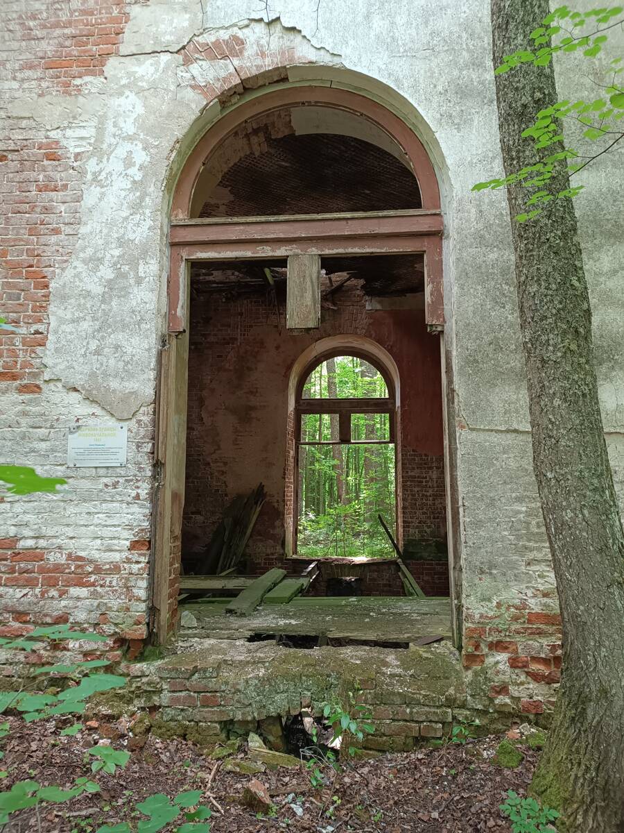 Церковь Троицы Живоначальной, Рамешки, урочище (Чухломский район, Костромская область). архитектурные детали