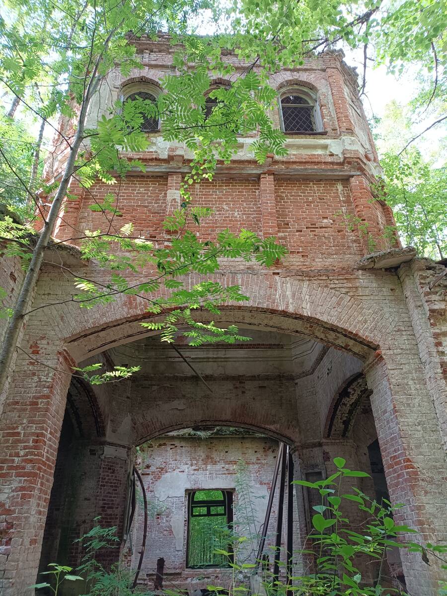 Церковь Троицы Живоначальной, Рамешки, урочище (Чухломский район, Костромская область). архитектурные детали