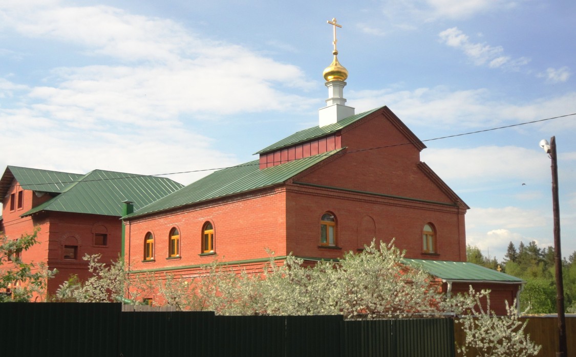 Домовая церковь Серафима Саровского, Новостройка (Дивеевский район, Нижегородская область). фасады