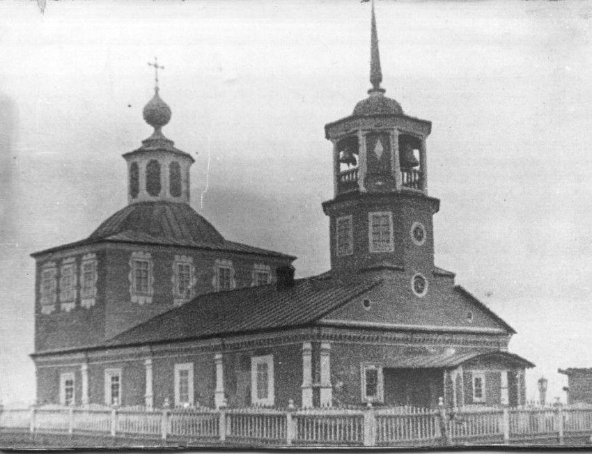Церковь Успения Пресвятой Богородицы, Сольвычегодск (Котласский район и г. Котлас, Архангельская область). архивная фотография, фото 1934 год с сайта http://kotlaslib.aonb.ru/rai-pam-lost-solvych-uspenskaja.html