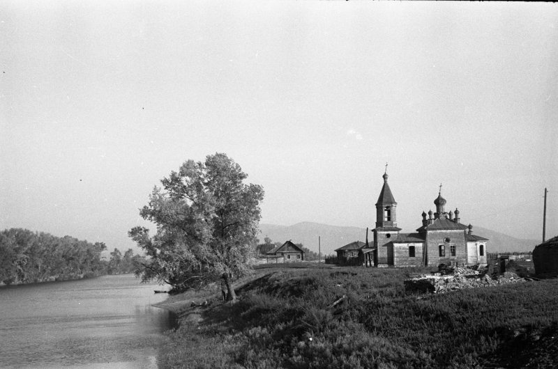 Потрошилово (акватория Красноярского водохранилища). Церковь Петра и Павла. архивная фотография, Фото 1965 года из фондов Минусинского регионального краеведческого музея им. Н.М.Мартьянова. Автор Фёдор Васильевич Абабков