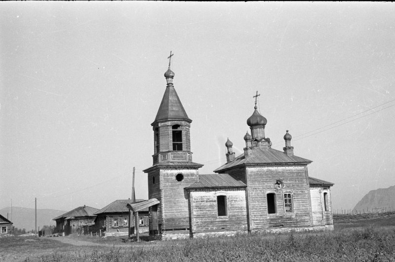 Церковь Петра и Павла, Потрошилово (акватория Красноярского водохранилища) (Минусинский район, Красноярский край). архивная фотография, Фото 1965 года из фондов Минусинского регионального краеведческого музея им. Н.М.Мартьянова. Автор Фёдор Васильевич Абабков