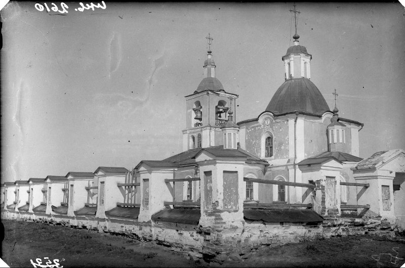 Шушенское. Церковь Петра и Павла (старая). архивная фотография, Фото 1934 года из фондов Минусинского регионального краеведческого музея им. Н.М. Мартьянова. Автор Глубоковский