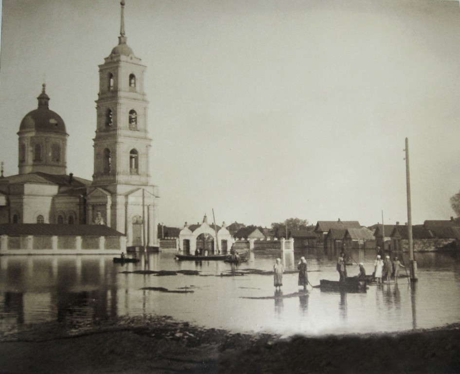 Энгельс (Покровск). Церковь Воздвижения Креста Господня. архивная фотография, 1926 год фото с сайта http://oldsaratov.ru/comment/84197