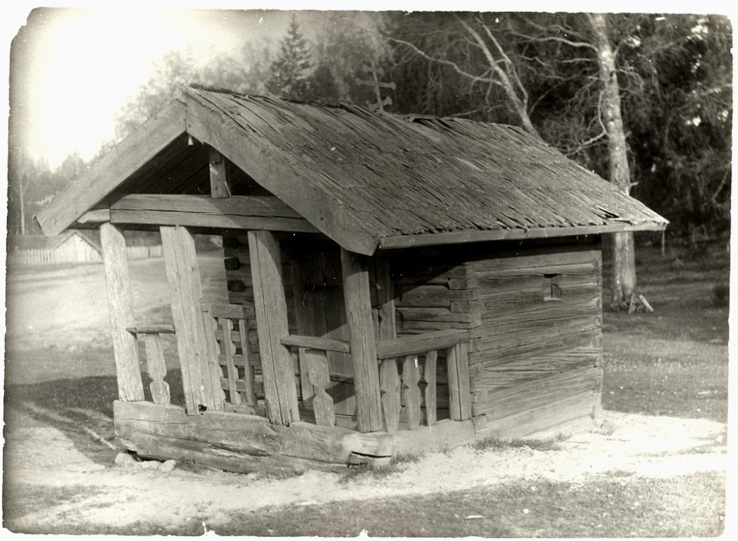 Часовня Троицы Живоначальной (старая), Вымморски (Вырумаа, Эстония). архивная фотография, Автор снимка: Йоханнес Пяэзуке. Из коллекции Эстонского национального музея. Источник: http://www.muis.ee/museaalview/609549