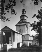 Церковь Покрова Пресвятой Богородицы в слободке Сухомлинке, Вид с запада. Фото С.А. Таранушенко и П.Н. Жолтовского из экспедиции Харьковского музея украинского искусства, 1920-е г.г. Адрес хранения: Институт рукописи Национальной библиотеки Украины им. И. Вернадского<br>, Новгород-Северский, Новгород-Северский район, Украина, Черниговская область