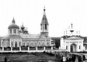 Церковь Воскресения Христова, 1884—1909 год фото с сайта https://pastvu.com/p/338806 на На заднем плане храм во имя Успения Божией Матери (не сохранилась)<br>, Девятины, Вытегорский район, Вологодская область