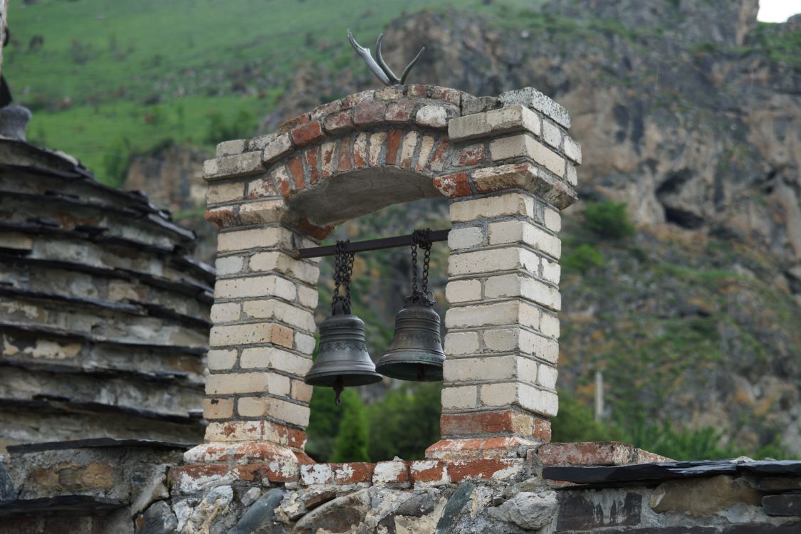 Церковь Георгия Победоносца, Дзивгис (Ардонский район, Республика Северная Осетия-Алания). архитектурные детали