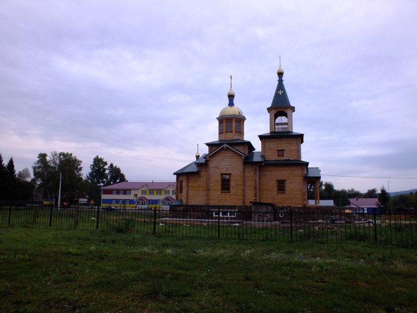 Старобелокуриха. Церковь Покрова Пресвятой Богородицы. фасады