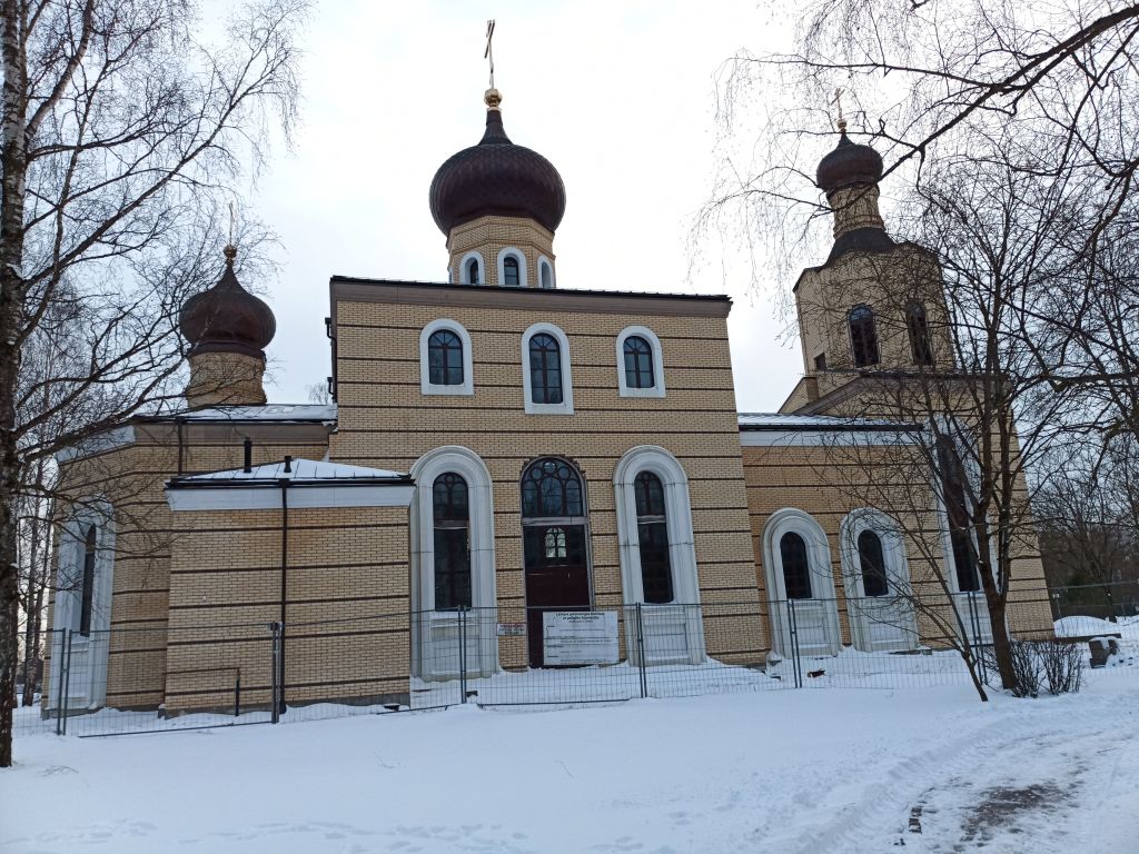 Церковь Димитрия Солунского, Олайне (Олайнский край, Латвия). фасады, Левый фасад храма