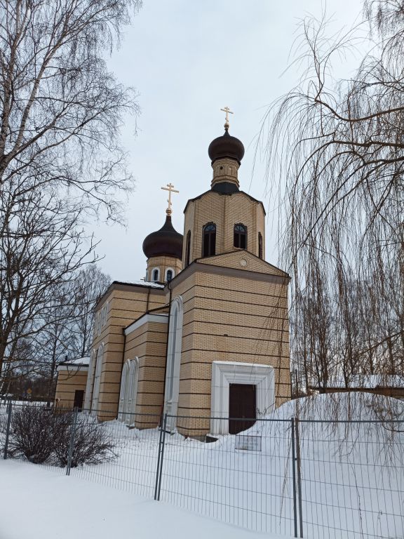 Олайне. Церковь Димитрия Солунского. фасады, Вид на главный вход