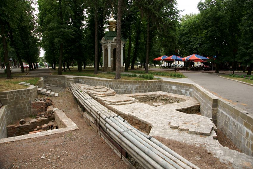 Церковь Покрова Пресвятой Богородицы, Сумы (Сумской район, Украина, Сумская область). дополнительная информация, Фундамент