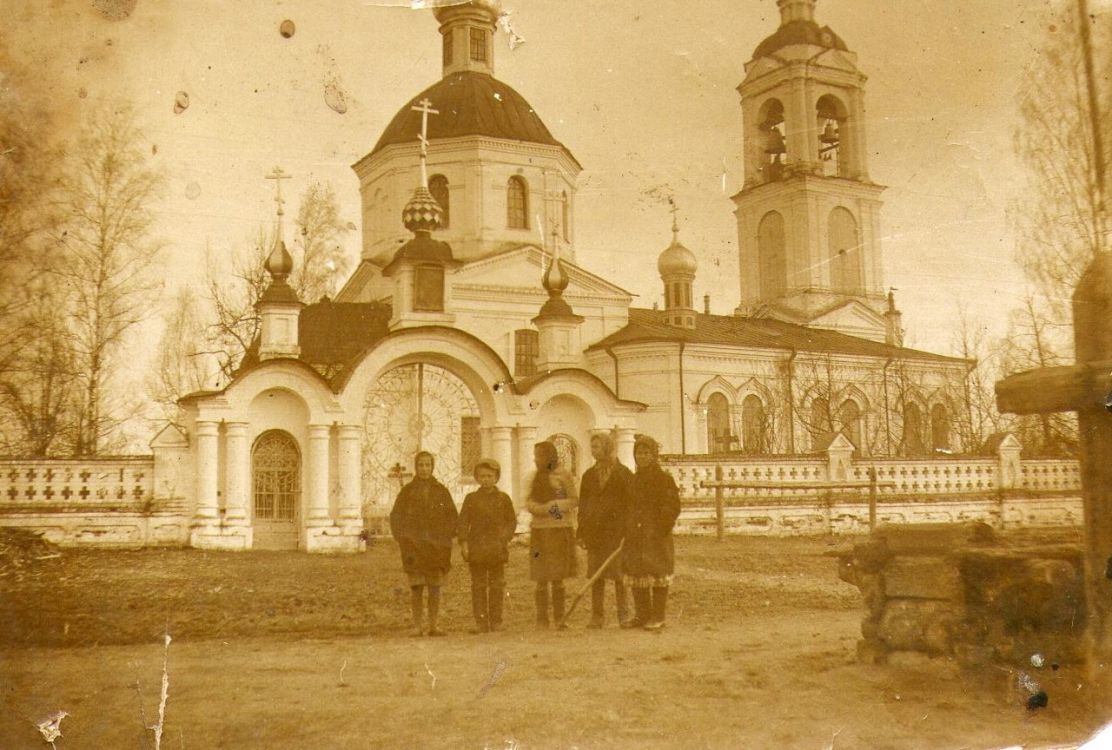 Тимонькино. Церковь Воздвижения Креста Господня. архивная фотография, Фотография с сайта vershilovo.jimdofree.com