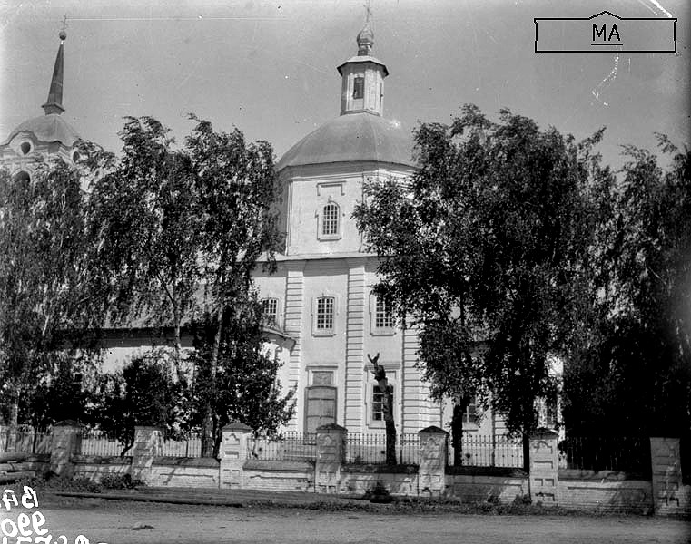 Церковь Смоленской иконы Божией Матери, Дорогобуж (Дорогобужский район, Смоленская область). архивная фотография, Фото 1920 х годов из фондов Смоленского государственного музея-заповедника и из собрания Государственного Музея архитектуры им. А.В. Щусева. с http://dorogobuzh.museum67.ru/nasledie/hramy-goroda-dorogobuzha/ 