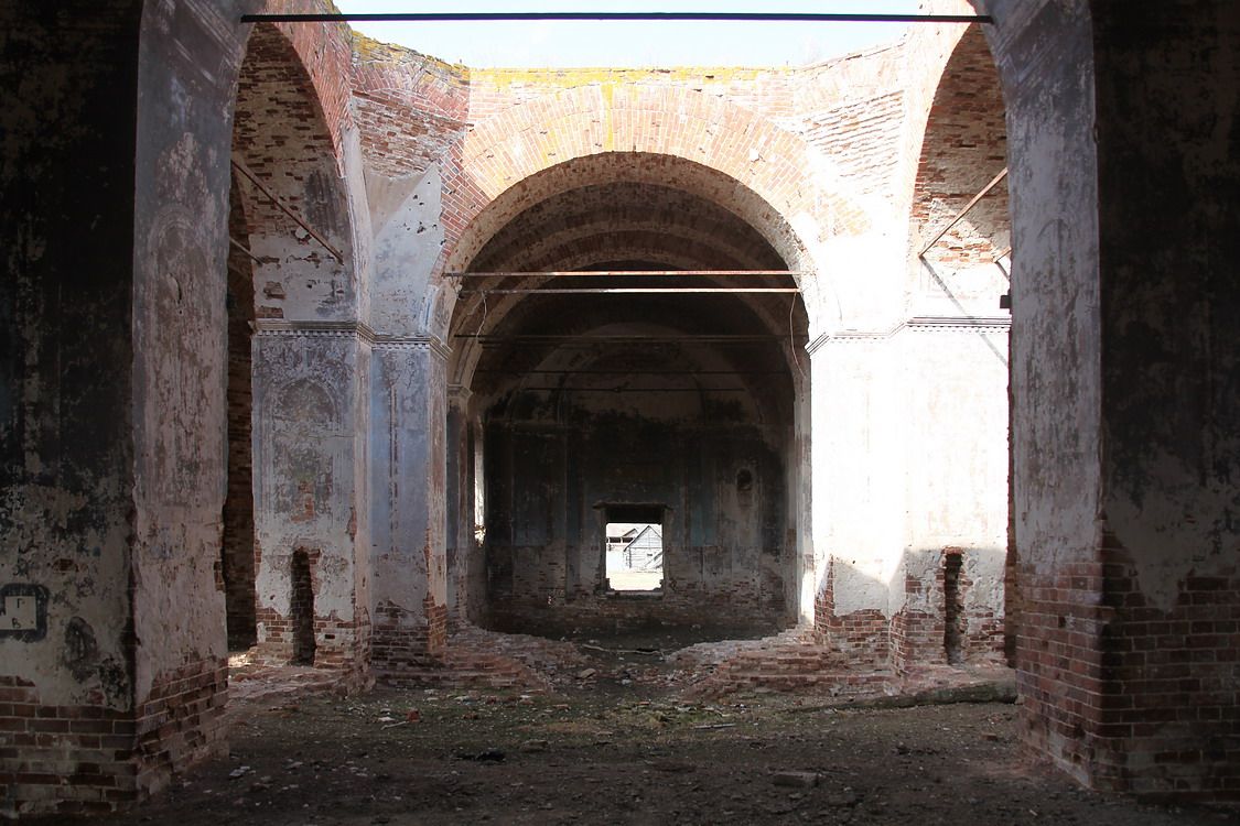 Церковь Георгия Победоносца, Тамакульское (Далматовский район, Курганская область). интерьер и убранство, Вид в сторону притвора