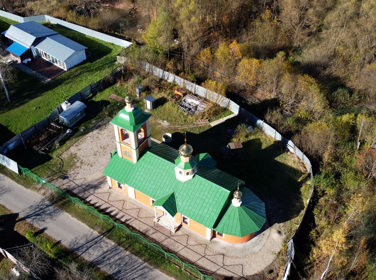 Церковь Новомучеников и исповедников Церкви Русской, Бурмакино, посёлок станции (Некрасовский район, Ярославская область). фасады