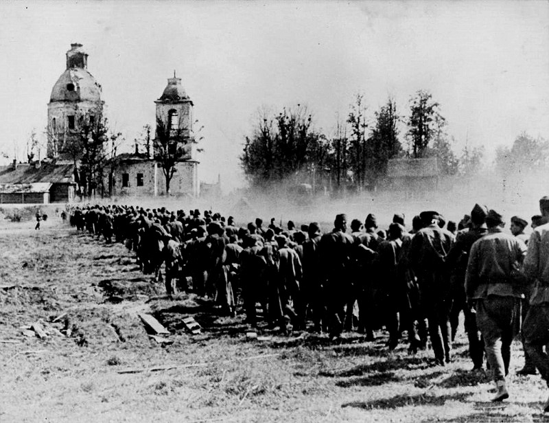 Церковь Николая Чудотворца (старая), Новоржев (Новоржевский район, Псковская область). архивная фотография, 1941 год с сайта http://waralbum.ru/190111/