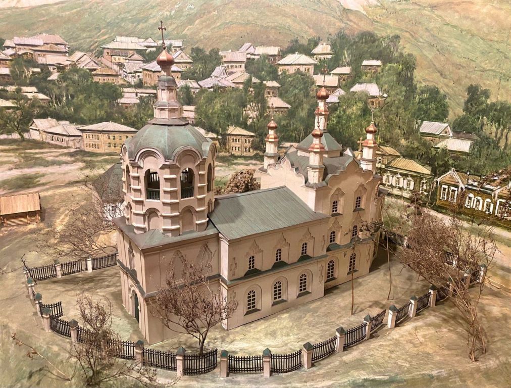 Церковь Смоленской Иконы Божией Матери в Кузнецке, Новокузнецк (Новокузнецкий район и г. Новокузнецк, Кемеровская область). дополнительная информация, Макет церкви на диораме Кузнецка в музее Достоевского