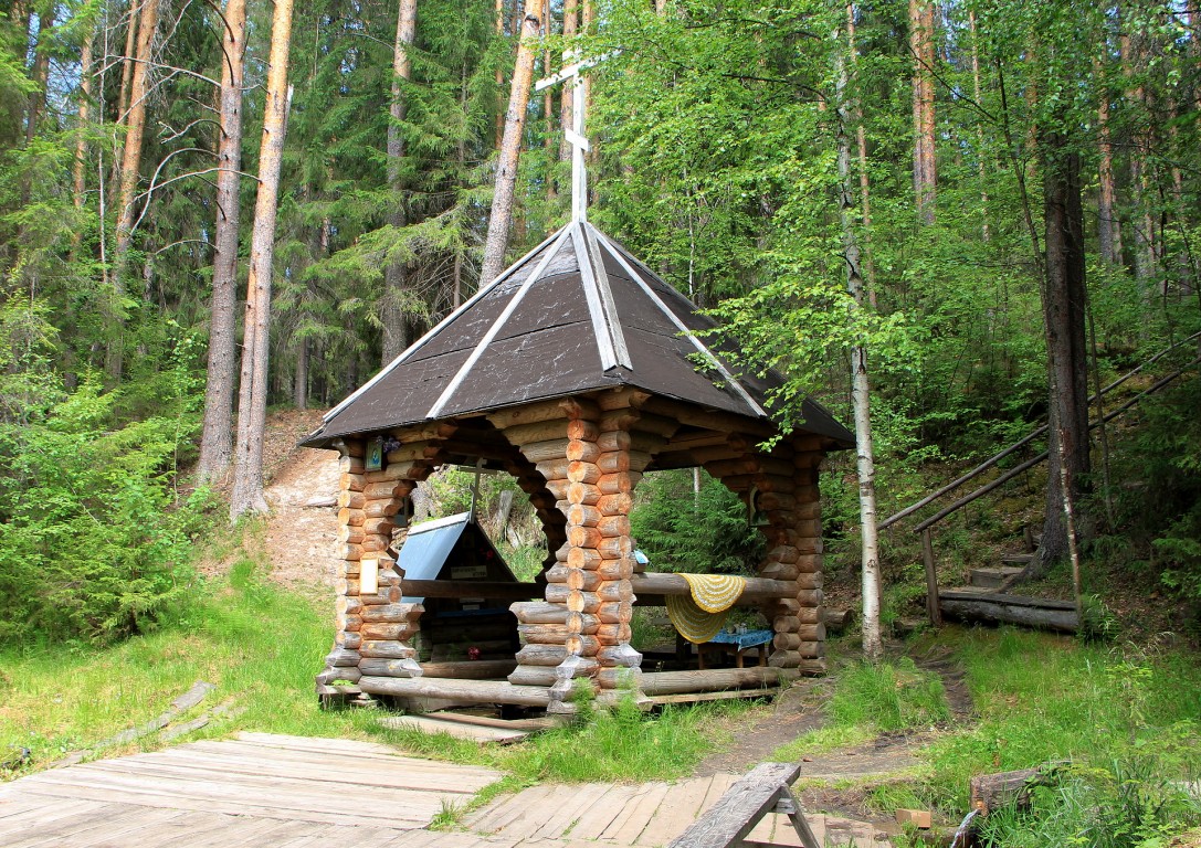 Климковка. Часовня Пантелеимона Целителя, на источнике. фасады