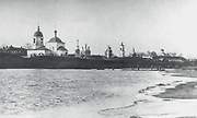 Церковь Николая Чудотворца, Никольская церковь слева. Справа от неё - Милостиво-Богородицкий монастырь, Дмитриевский собор и Вознесенская церковь. Начало XX в., Кадом, Кадомский район, Рязанская область