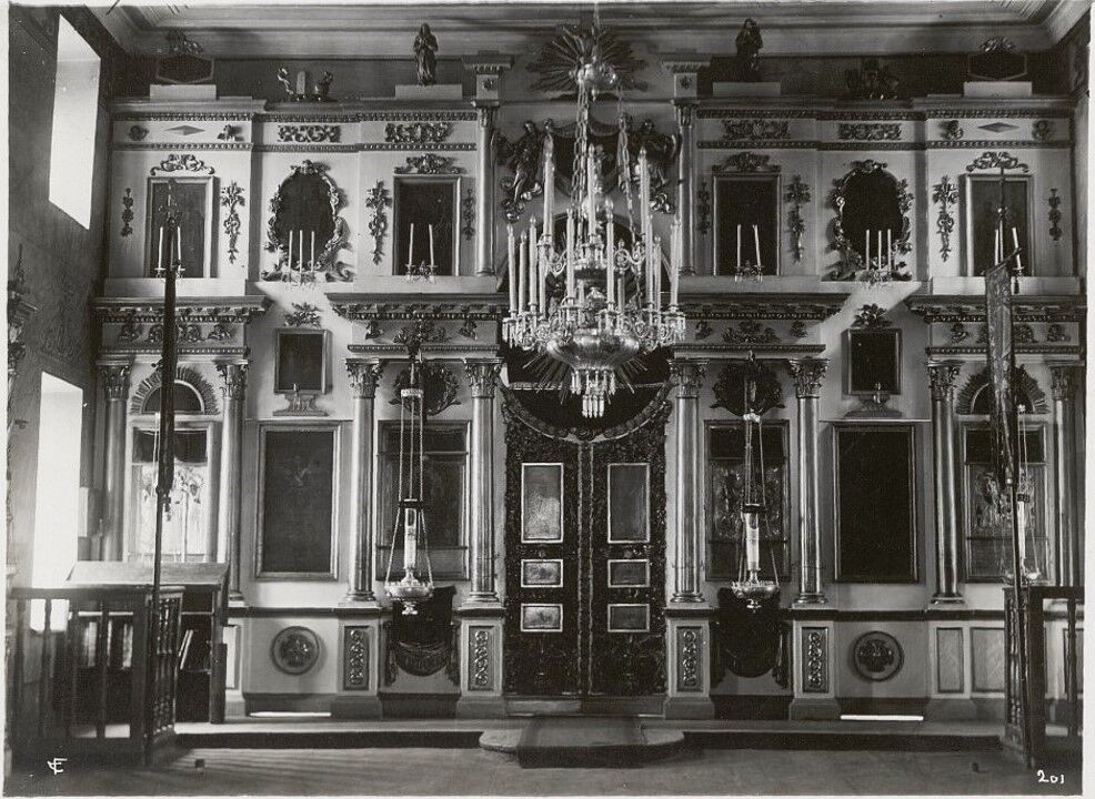 Церковь Казанской иконы Божией Матери, Псков (Псков, город, Псковская область). архивная фотография, Иконостас. Фото Германовича Сергея Ивановича 1914-1915 гг. из фондов Музея при Российской академии художеств. (Музейный № Ф-10295)