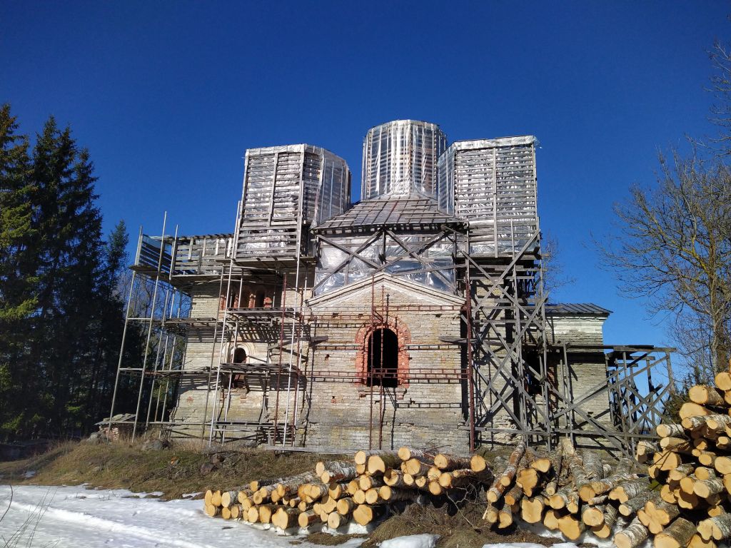 Церковь Троицы Живоначальной, Арукюла (Харьюмаа, Эстония). документальные фотографии, Состояние на март 2022 года. Южная сторона