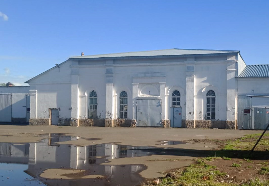 Тихвинский Богородицкий женский монастырь (старый). Церковь Троицы Живоначальной, Бузулук (Бузулукский район, Оренбургская область). дополнительная информация, Сохранившийся фрагмент южного фасада церкви