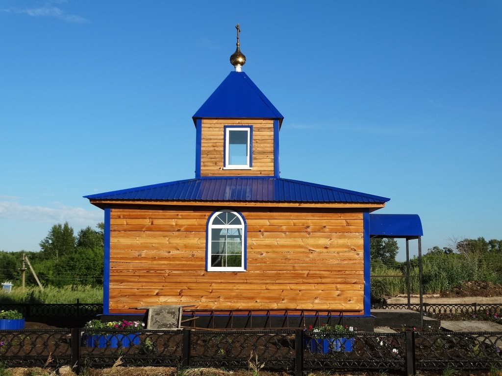 Часовня Покрова Пресвятой Богородицы, Колычево (Шарлыкский район, Оренбургская область). фасады